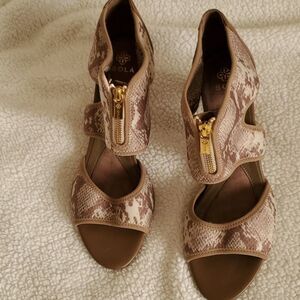 OLA creme snake print design woman shoes